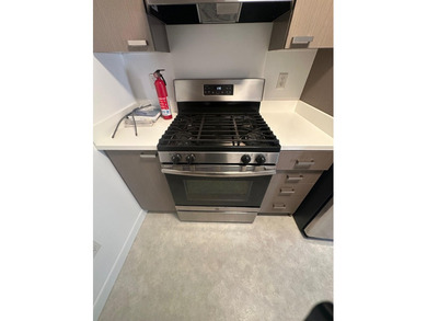 SELLELR wants it SOLD...... on LB easy to show. Discover the - photo 14