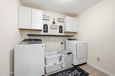 Welcome to this beautifully maintained 5 bedroom 4.5 bath home - photo 42