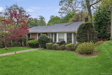 Roslyn, Flower Hill 5 Bedroom, 3 Bath Sprawling Ranch on - photo 3