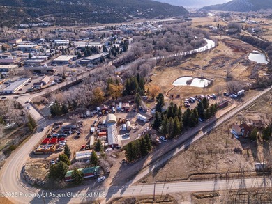 Opportunity to own a piece of Basalt's history with this mixed - photo 4