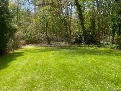 Roslyn, Flower Hill 5 Bedroom, 3 Bath Sprawling Ranch on - photo 7