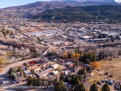 Opportunity to own a piece of Basalt's history with this mixed - photo 8
