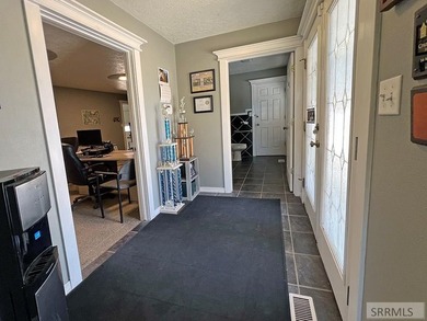 GREAT LOCATION FOR BUSINESS OPPORTUNITY! Property includes 2 - photo 9