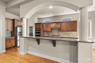 Escape to the prestigious Villas at Banbury Meadows-Idaho's