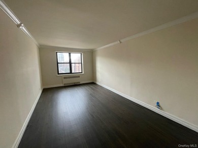 Welcome to The Fontaine in Forest Hills! Spacious one bedroom in