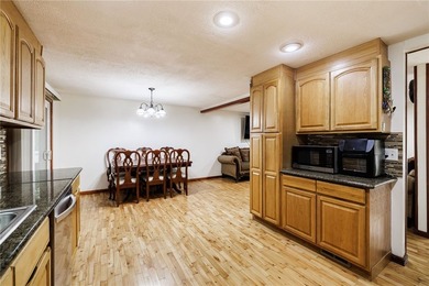 Welcome to this beautifully updated 6-bedroom, 4-full-bath home - photo 12