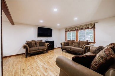 Welcome to this beautifully updated 6-bedroom, 4-full-bath home - photo 14