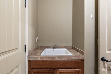 Escape to the prestigious Villas at Banbury Meadows-Idaho's