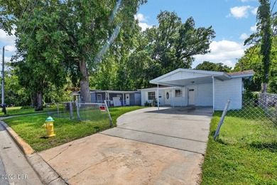 Move right into this beautifully updated 3 bedroom, 2 bathroom - photo 25
