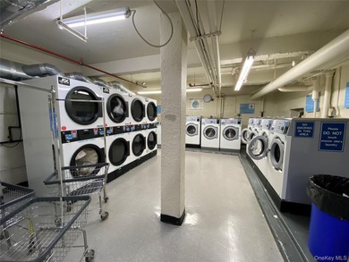 Welcome to The Fontaine in Forest Hills! Spacious one bedroom in