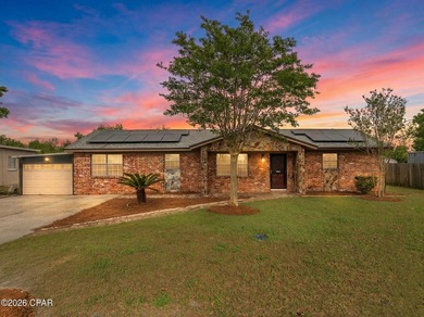 UNDER CONTRACT - SELLER ACCEPTING BACK UP OFFERS. This charming - photo 1