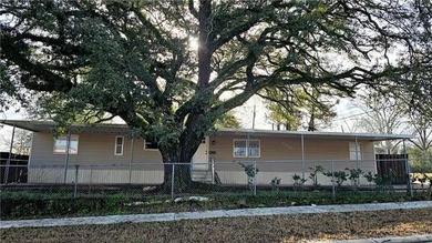 Red River Home For Sale in Pineville Louisiana