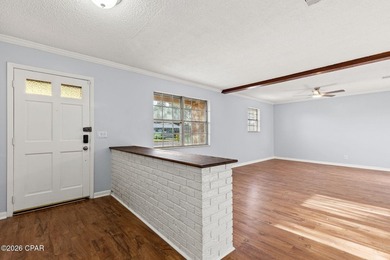 UNDER CONTRACT - SELLER ACCEPTING BACK UP OFFERS. This charming - photo 3