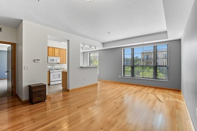 Welcome to this well-maintained 1-bedroom, 2-bath - photo 3