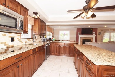 *This beautifully maintained 3bedroom, 2.5-bath home offers a - photo 4