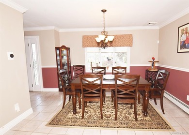 *This beautifully maintained 3bedroom, 2.5-bath home offers a - photo 6
