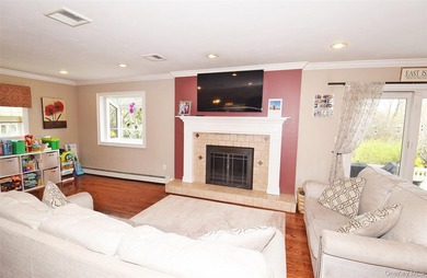 *This beautifully maintained 3bedroom, 2.5-bath home offers a - photo 8