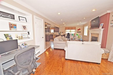 *This beautifully maintained 3bedroom, 2.5-bath home offers a - photo 9