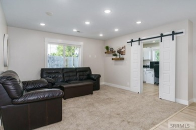 Welcome home to this spacious single-level 4-bedroom, 2-bath - photo 6