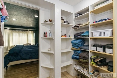 Welcome home to this spacious single-level 4-bedroom, 2-bath - photo 10