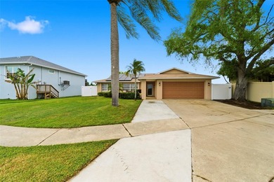 Welcome to this 4-bedroom, 2-bath, solar-powered, pool home - photo 9