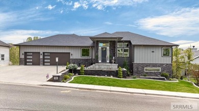 Rare newer-build contemporary masterpiece on Hole 8 of Highland - photo 2