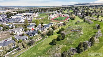 Rare newer-build contemporary masterpiece on Hole 8 of Highland - photo 4