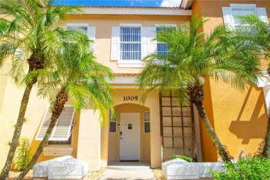 (private lake, pond, creek) Townhome/Townhouse For Sale in Kissimmee Florida