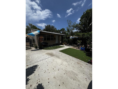 4 bedroom 1 bath house occupied do not walk or talk with tenant - photo 1