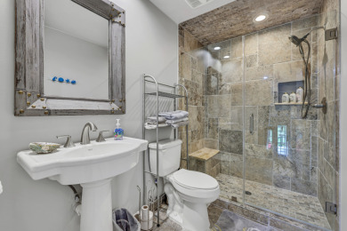 Beautifully Updated Townhouse - photo 14