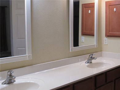 Wonderful Garden/Patio home located in desirable Kings Crossing