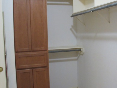 Wonderful Garden/Patio home located in desirable Kings Crossing