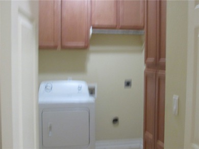 Wonderful Garden/Patio home located in desirable Kings Crossing