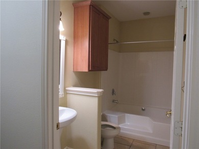 Wonderful Garden/Patio home located in desirable Kings Crossing