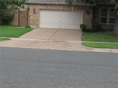 Wonderful Garden/Patio home located in desirable Kings Crossing