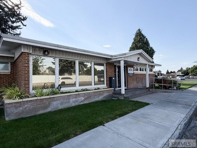 Exceptional commercial opportunity at 890 Oxford Drive in Idaho - photo 2