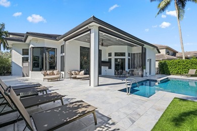 Fully renovated Mizner Country Club estate with sweeping golf - photo 45