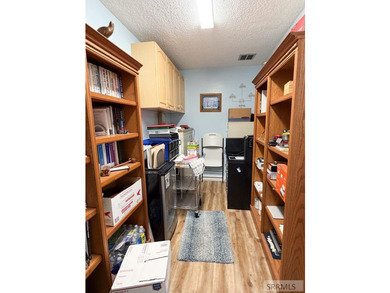 Exceptional commercial opportunity at 890 Oxford Drive in Idaho - photo 9