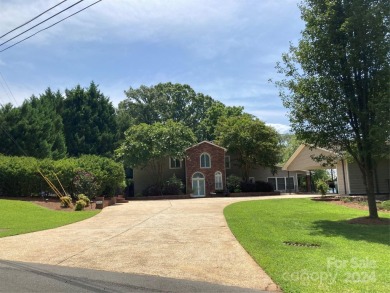 Lake Tillery Home For Sale in Albemarle North Carolina