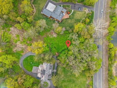 Rare opportunity to acquire a 1.2-acre (50,530 sq ft) property - photo 3