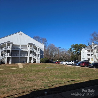 Lake Condo For Sale in Lake Wylie, South Carolina