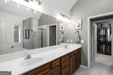 FANTASTIC TRADITIONAL HOME IN SOUGHT AFTER LAKE REDWINE - photo 23