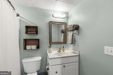 FANTASTIC TRADITIONAL HOME IN SOUGHT AFTER LAKE REDWINE - photo 34