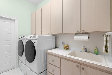 Welcome home to this meticulously maintained, newly painted - photo 36