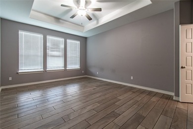 Gorgeous 3 bedroom/2 bathroom corner lot home with many upgrades - photo 14