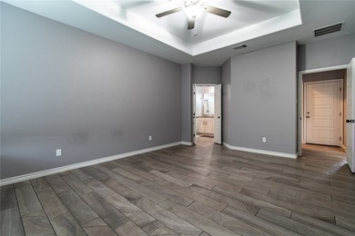 Gorgeous 3 bedroom/2 bathroom corner lot home with many upgrades - photo 16