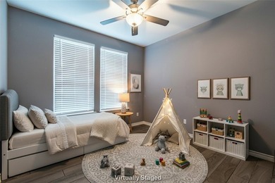 Gorgeous 3 bedroom/2 bathroom corner lot home with many upgrades - photo 25