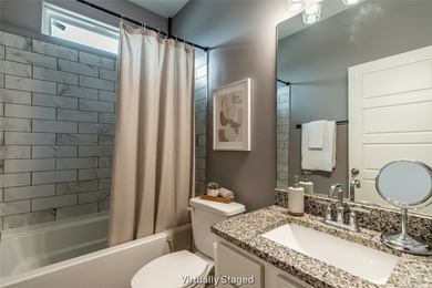Gorgeous 3 bedroom/2 bathroom corner lot home with many upgrades - photo 27