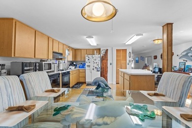 Welcome to your perfect coastal retreat in the laid-back fishing - photo 12