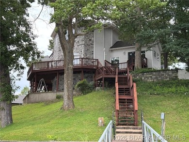 Outstanding 5-BR home (1 non-conforming) w/4 full - photo 1